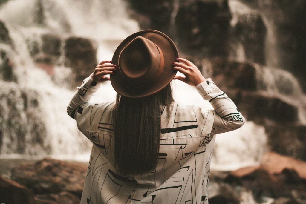 La Confianza y la Moda: Cómo la Ropa Influye en tu Imagen Personal featured image for: la confianza y la moda: cómo la ropa influye en tu imagen personal